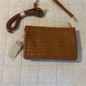 Capri Brown Woven Wristlet Clutch Zip Strap Credit Card Holders